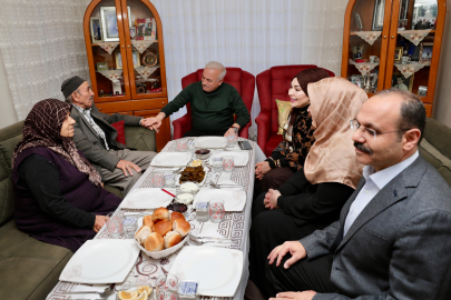 Vali Mehmet Ali Kumbuzoğlu Mutlu Ailesinin İftar Sofrasına Misafir Oldu