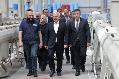 Vali Kumbuzoğlu'ndan 1 Mayıs Emek ve Dayanışma Günü Mesajı: "İşçi Kardeşlerimizin Hakkını Her Zaman İyileştireceğiz"