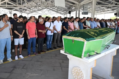 Yamaç Paraşütü Kazasında Hayatını Kaybeden Cengiz Kalyoncu, Gaziantep’te Toprağa Verildi