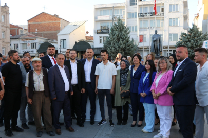 İYİ Parti Heyeti Aksaray’da Vatandaşlarla Buluştu: “PKK Elebaşına Kurucu Önder Diyenlere İnat Buradayız”