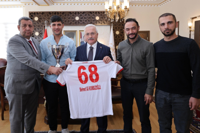 İŞİTME ENGELLİLER SPOR KULÜBÜNDEN VALİ KUMBUZOĞLU’NA ZİYARET