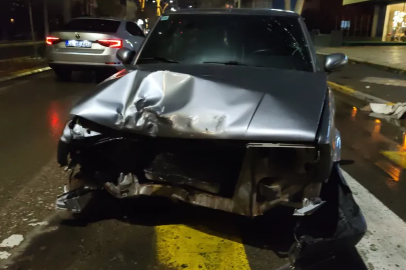 Genç sürücü kontrolü kaybetti: Otomobil hurdaya döndü