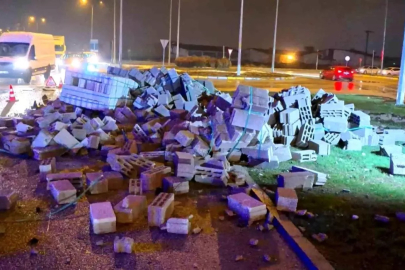 AKSARAY’DA TIR İLE SERVİS ARACI ÇARPIŞTI: 2 YARALI