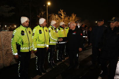 AKSARAY VALİSİ KUMBUZOĞLU YENİ YIL TEDBİRLERİNİ SAHADA DENETLEDİ
