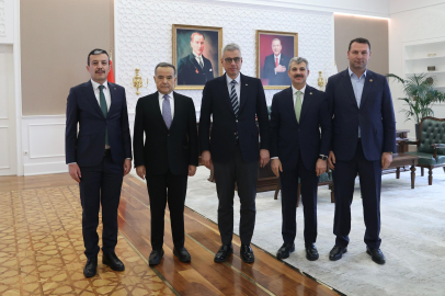 AKSARAY’A SAĞLIK ATAĞI: BAŞKAN AKTÜRK VE MİLLETVEKİLLERİ BAKANLIKTA