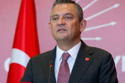 ÖZGÜR ÖZEL YENİ PARTİ İÇİN TARİH VERDİ: “AĞUSTOS BAŞINDA RESMİ ADIM ATILABİLİR”