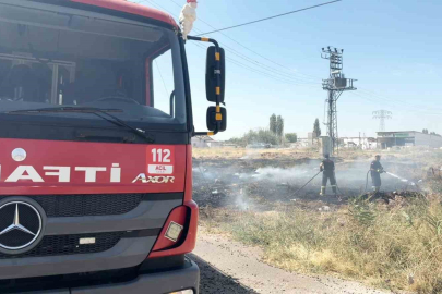 Aksaray’da Boş Arazide Yangın: 1 Dönüm Alan Kül Oldu