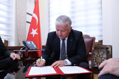 Vali Duru'dan Cumhuriyet Bayramı Mesajı